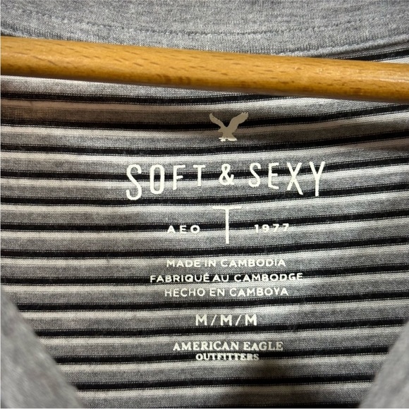 BUNDLE 2 Women’s Tops Medium - Picture 4 of 12